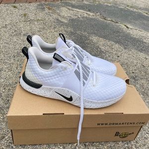 Nike Women’s In Season Tr 9